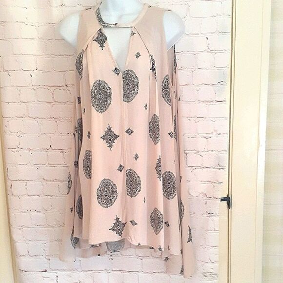 NWOT  Free People Beige Geo Printed Sleeveless Tunic,Top,Mini Dress XS Ret. $118 - Picture 2 of 7